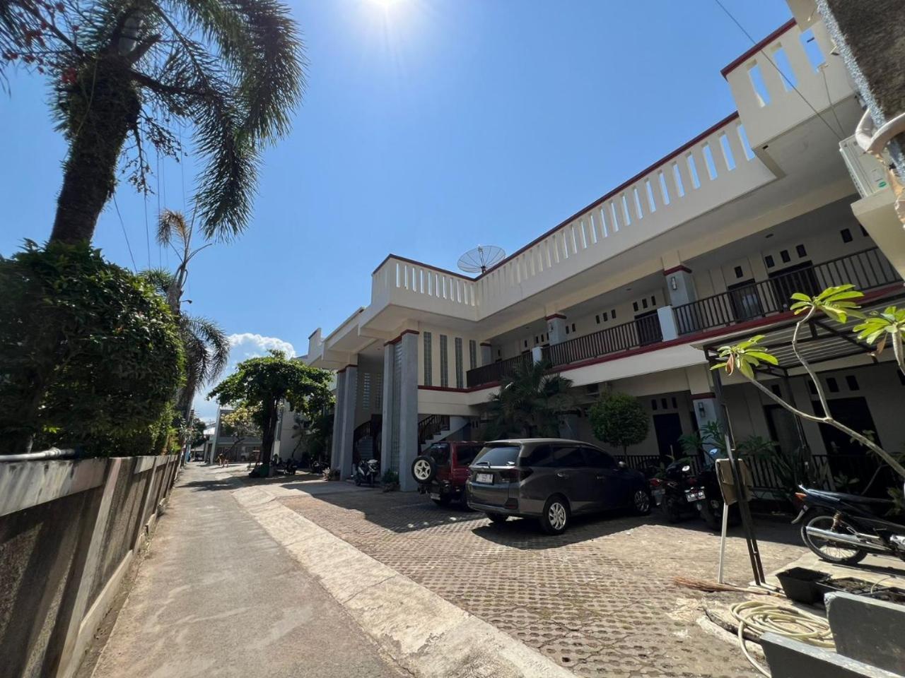 Hotel Century Pangandaran Buitenkant foto