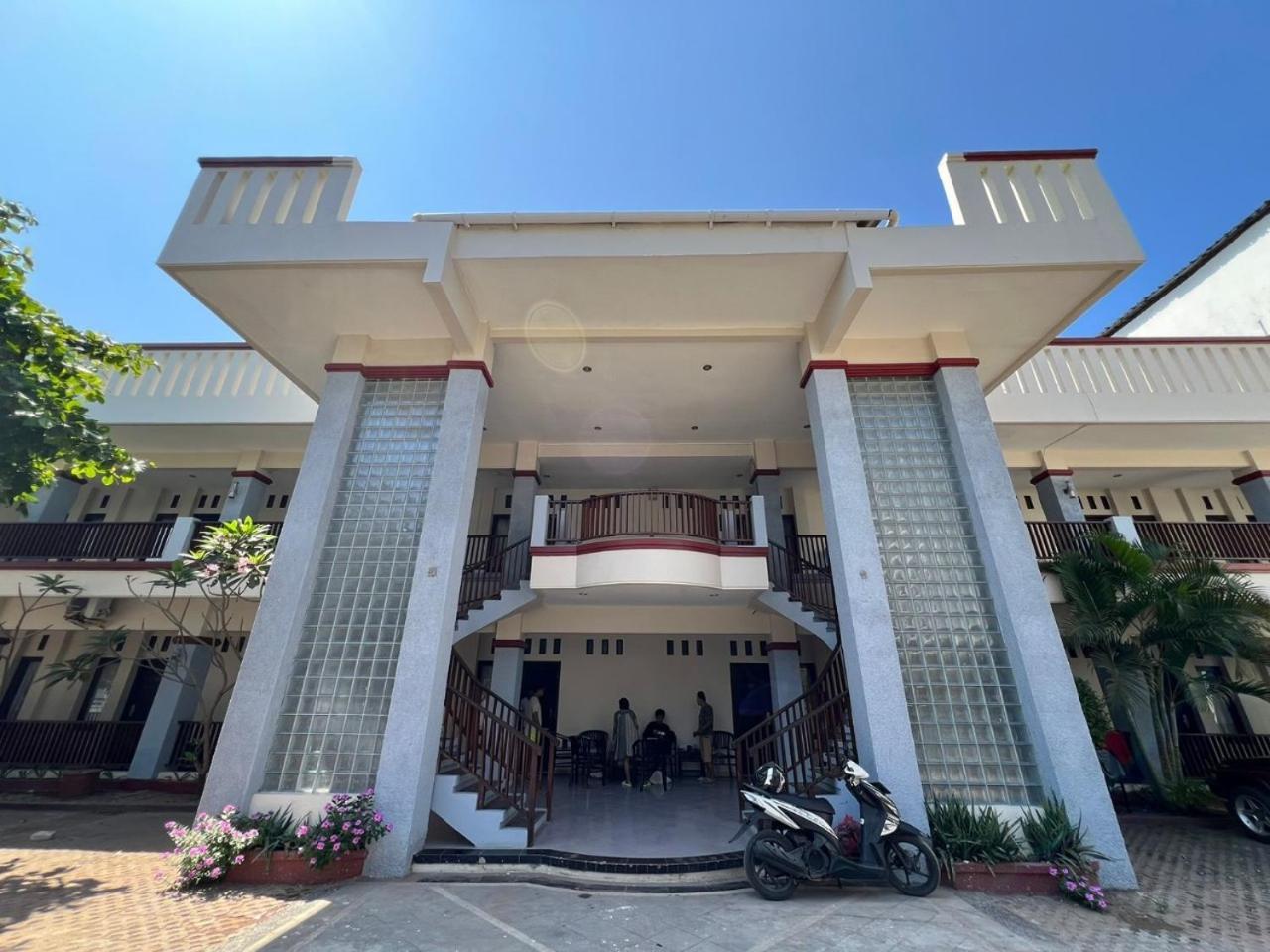 Hotel Century Pangandaran Buitenkant foto