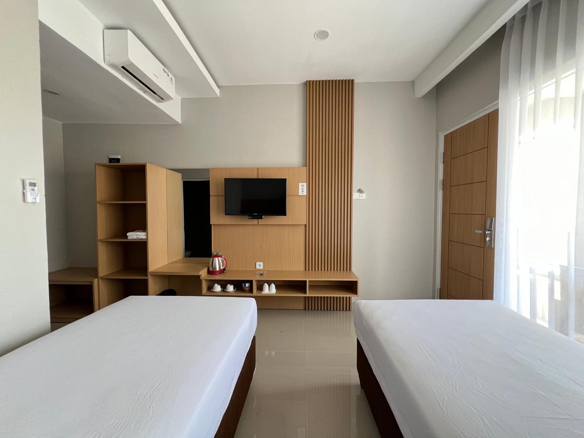 Hotel Century Pangandaran Buitenkant foto